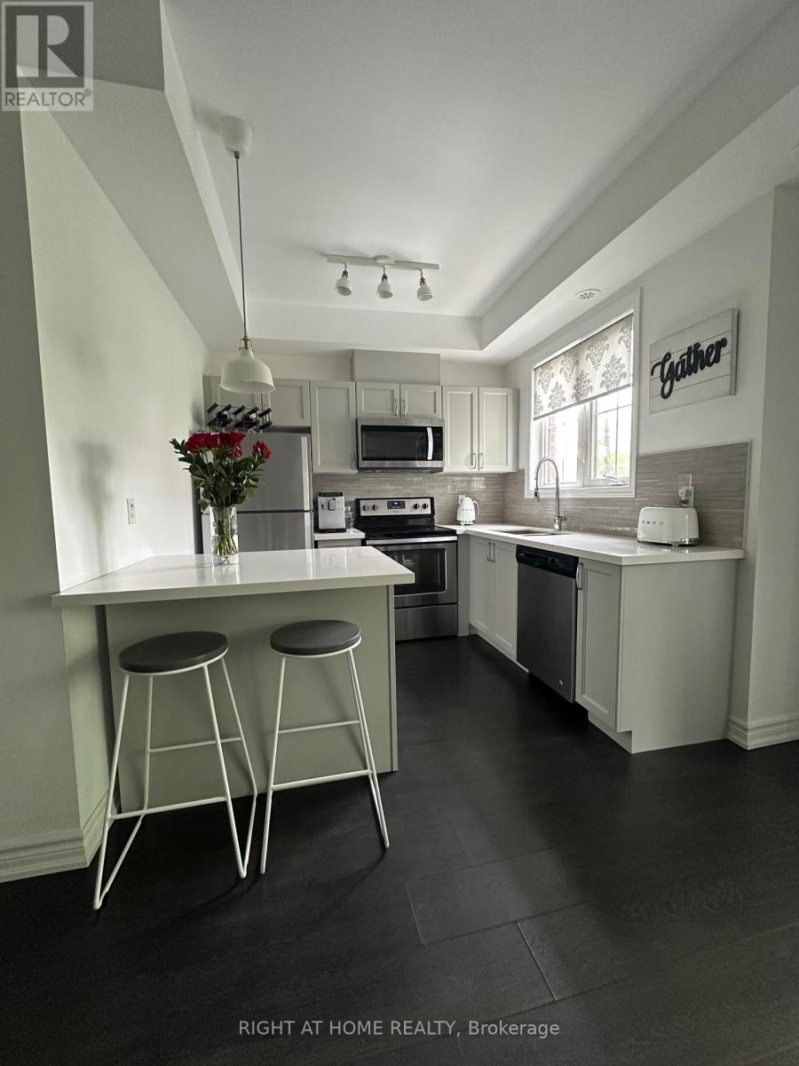 423 - 201 Pine Grove Road, Vaughan, Ontario  L4L 0H8 - Photo 2 - N12553646