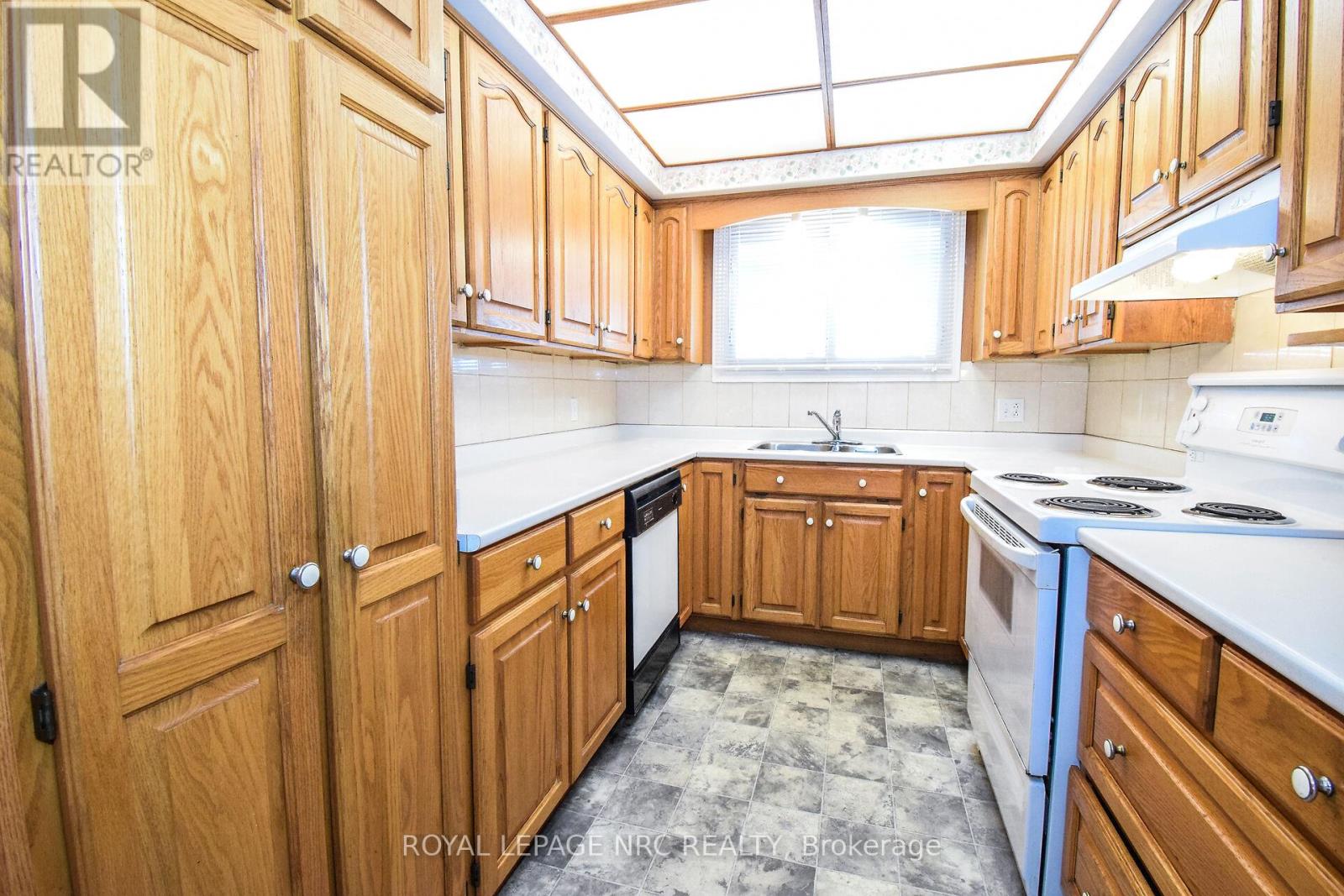 13 Westmount Crescent, Welland, Ontario  L3C 2S5 - Photo 14 - X12532358