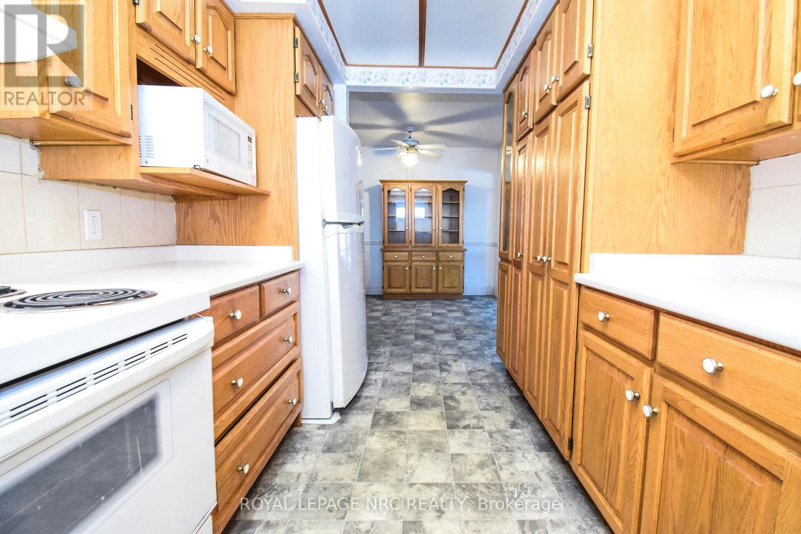 13 Westmount Crescent, Welland, Ontario  L3C 2S5 - Photo 15 - X12532358