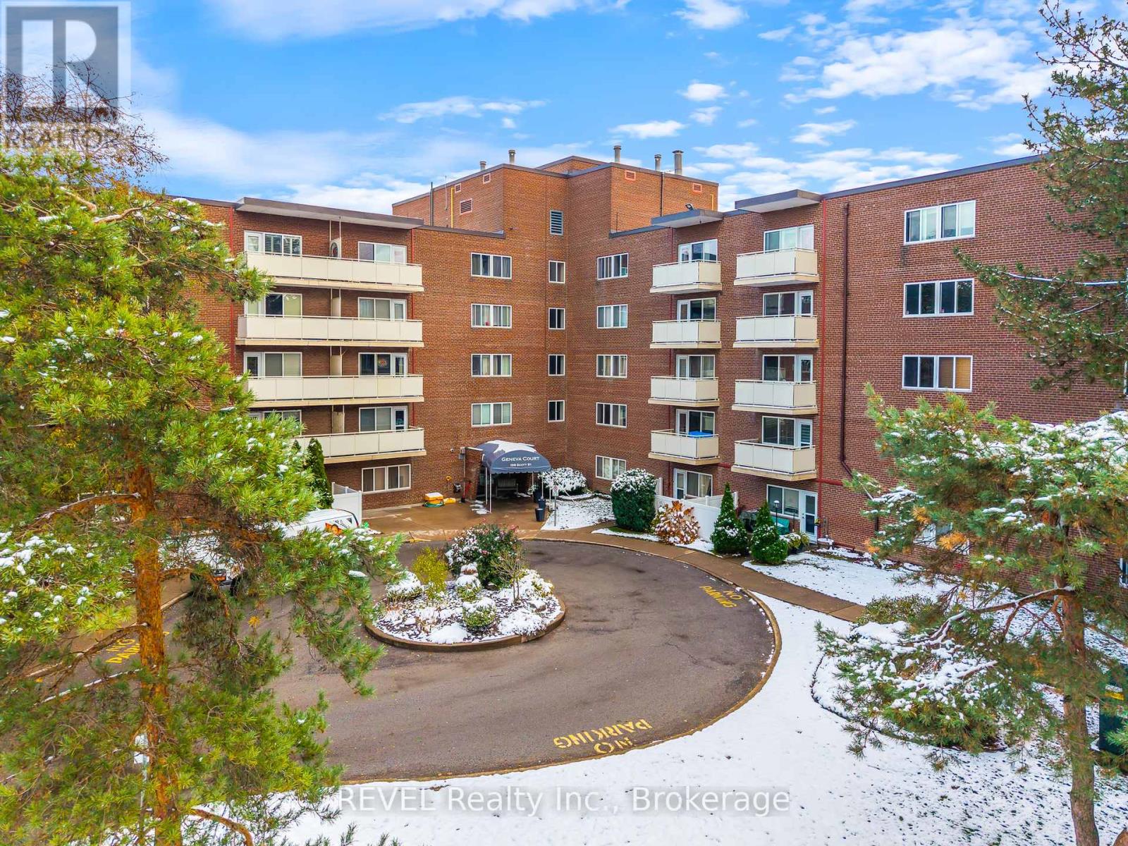 421 - 198 Scott Street, St. Catharines, Ontario  L2N 5T3 - Photo 2 - X12553826