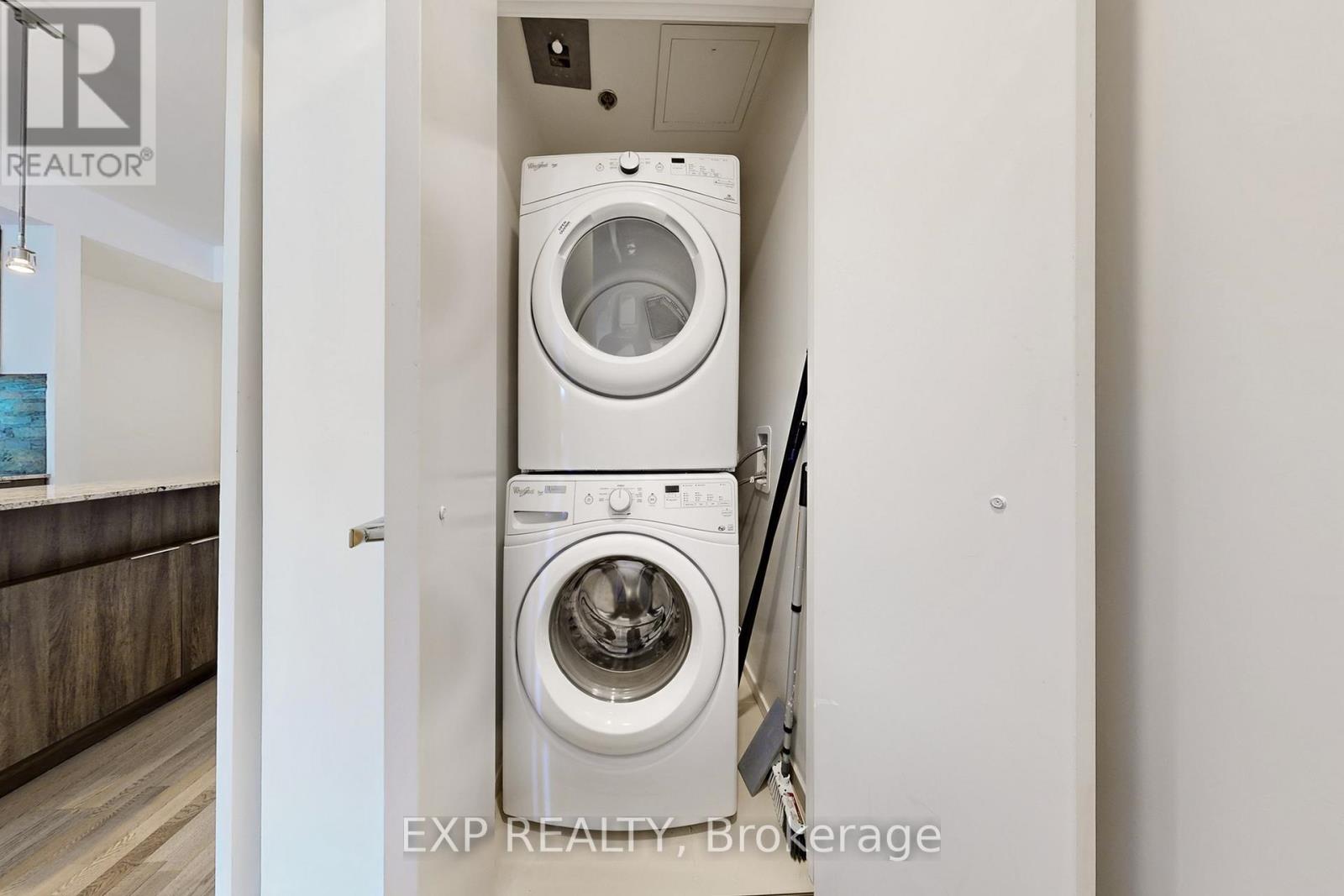 3211 - 1 Bloor Street E, Toronto, Ontario  M4W 1A9 - Photo 12 - C12553820