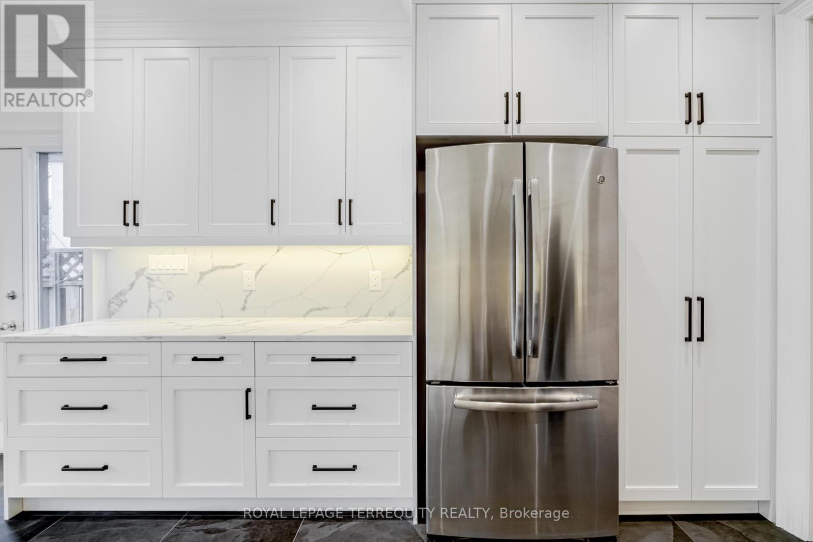 5 Aberdeen Avenue, Toronto, Ontario  M4X 1A1 - Photo 13 - C12553910