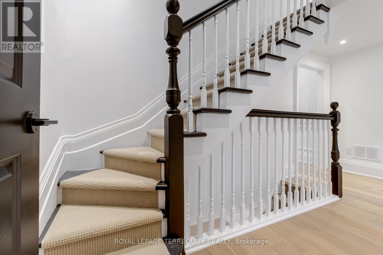 5 Aberdeen Avenue, Toronto, Ontario  M4X 1A1 - Photo 16 - C12553910