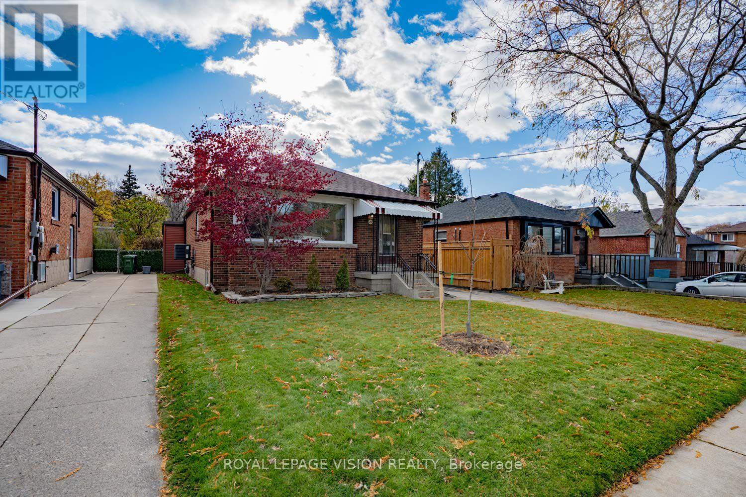 29 DONORA DRIVE, Toronto, Ontario