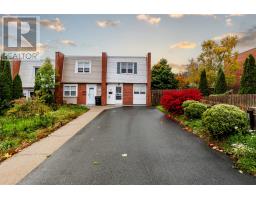 16 Hickman Place, St. John'S, Ca