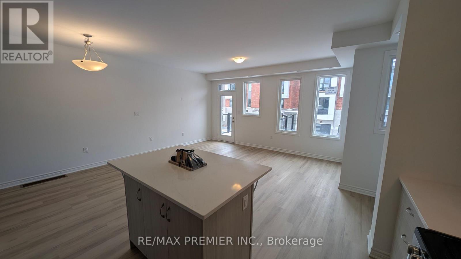 11 Pearen Lane, Barrie, Ontario  L9J 1A4 - Photo 11 - S12553124