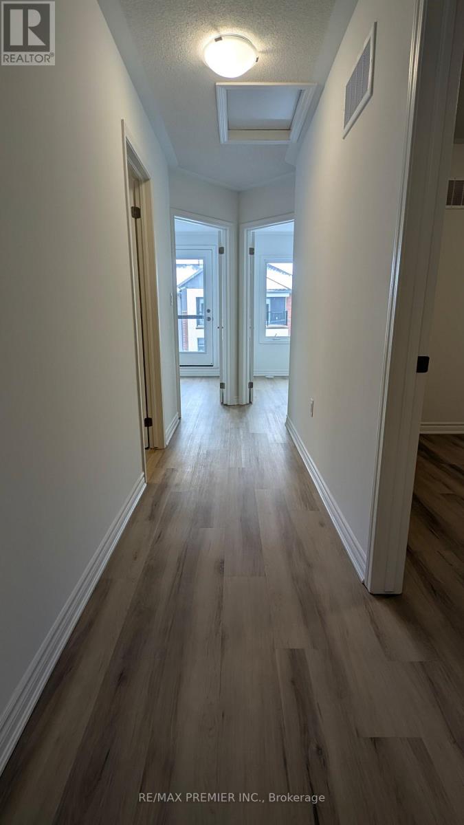 11 Pearen Lane, Barrie, Ontario  L9J 1A4 - Photo 12 - S12553124