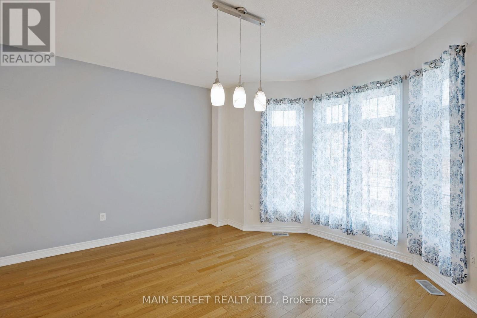 1071 Cole Street, Innisfil, Ontario  L9S 4R4 - Photo 10 - N12553838