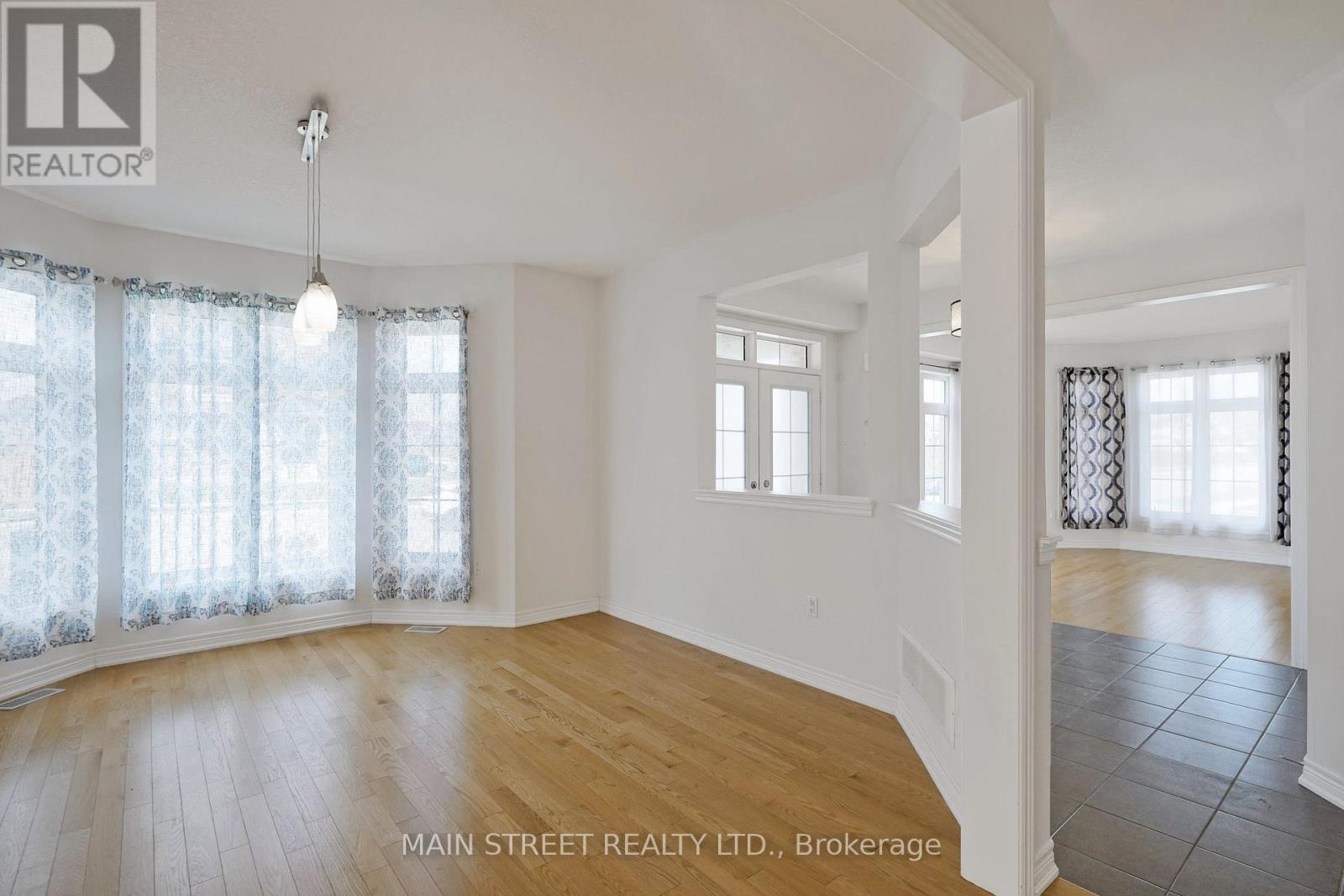 1071 Cole Street, Innisfil, Ontario  L9S 4R4 - Photo 12 - N12553838