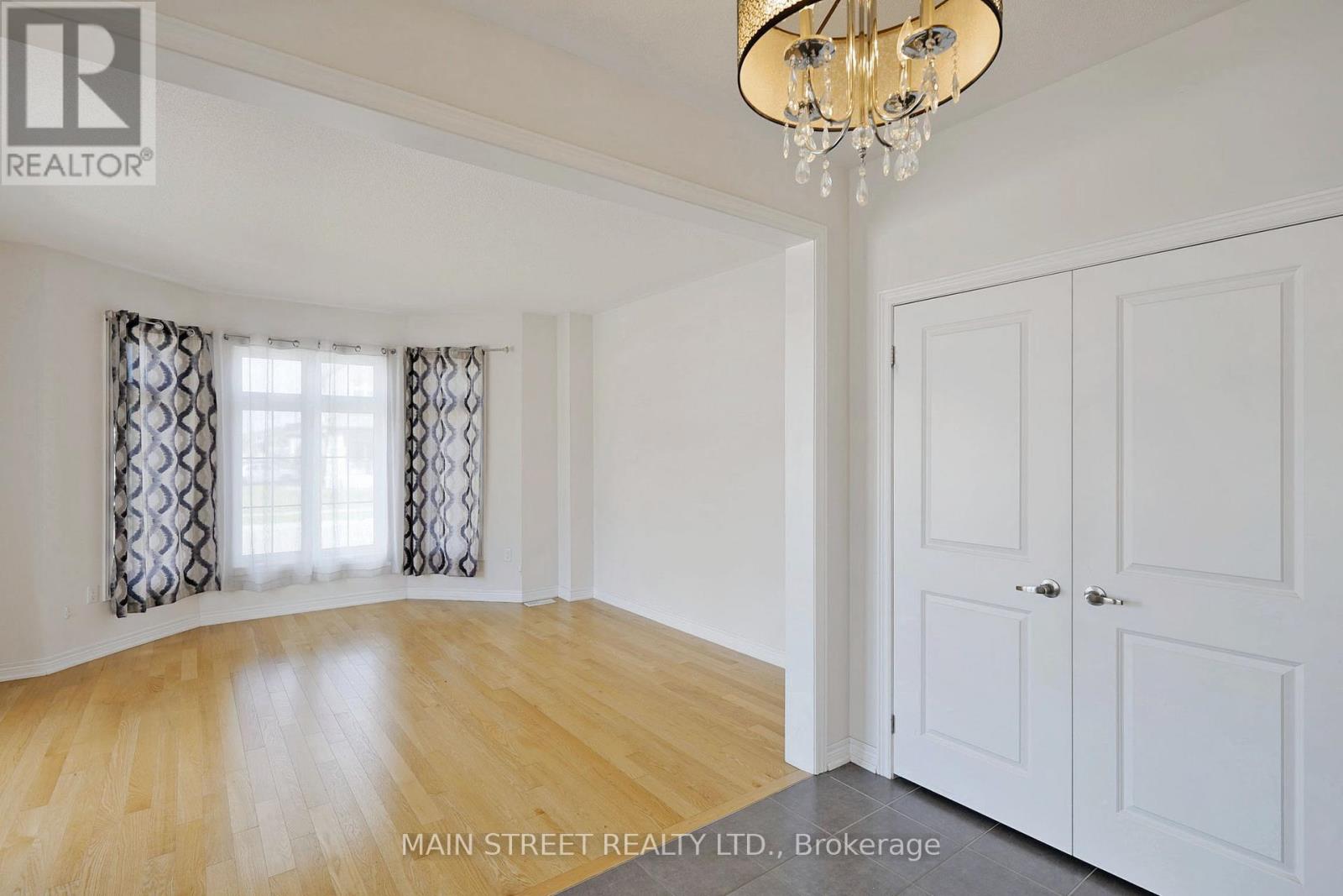 1071 Cole Street, Innisfil, Ontario  L9S 4R4 - Photo 19 - N12553838