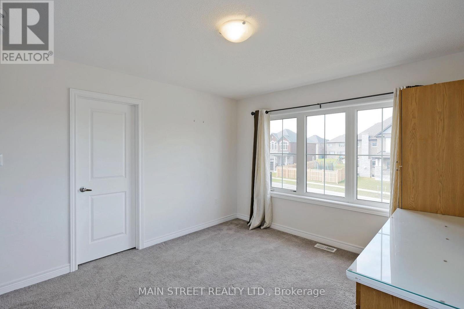 1071 Cole Street, Innisfil, Ontario  L9S 4R4 - Photo 32 - N12553838