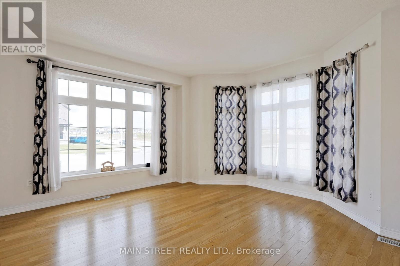 1071 Cole Street, Innisfil, Ontario  L9S 4R4 - Photo 7 - N12553838