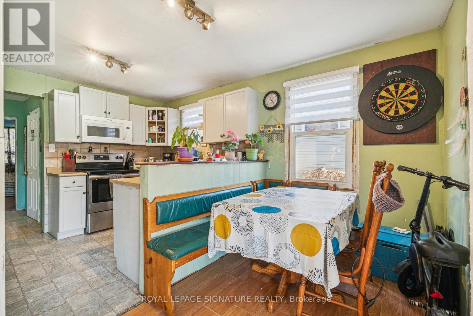 353 Hollywood Drive, Georgina, Ontario  L4P 3A2 - Photo 12 - N12553860