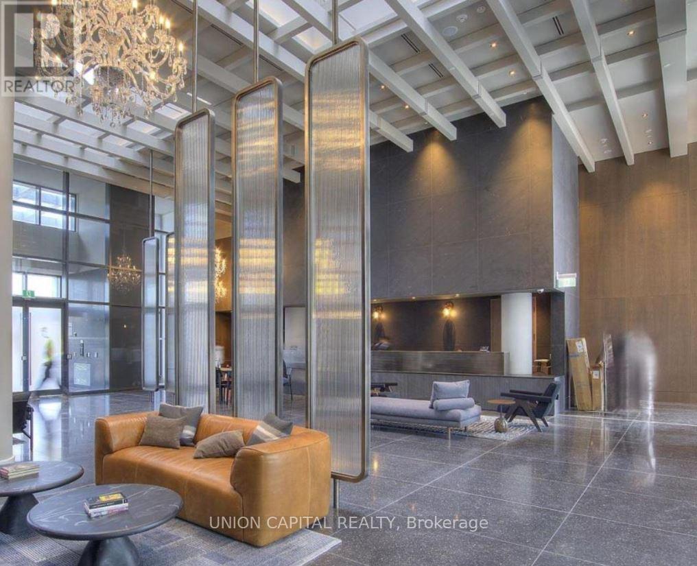 2707 - 28 Interchange Way, Vaughan, Ontario  L4K 0P8 - Photo 2 - N12553902