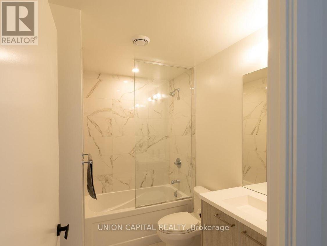 2707 - 28 Interchange Way, Vaughan, Ontario  L4K 0P8 - Photo 3 - N12553902