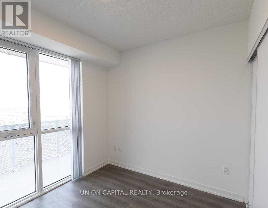 2707 - 28 Interchange Way, Vaughan, Ontario  L4K 0P8 - Photo 4 - N12553902