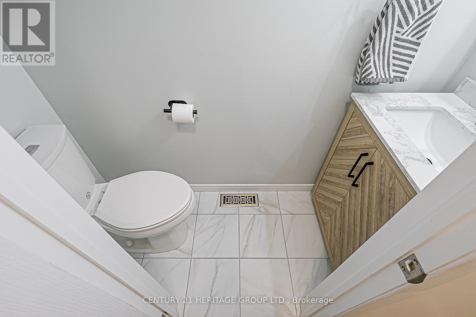 122 Beare Trail, Newmarket, Ontario  L3X 3B6 - Photo 11 - N12553916