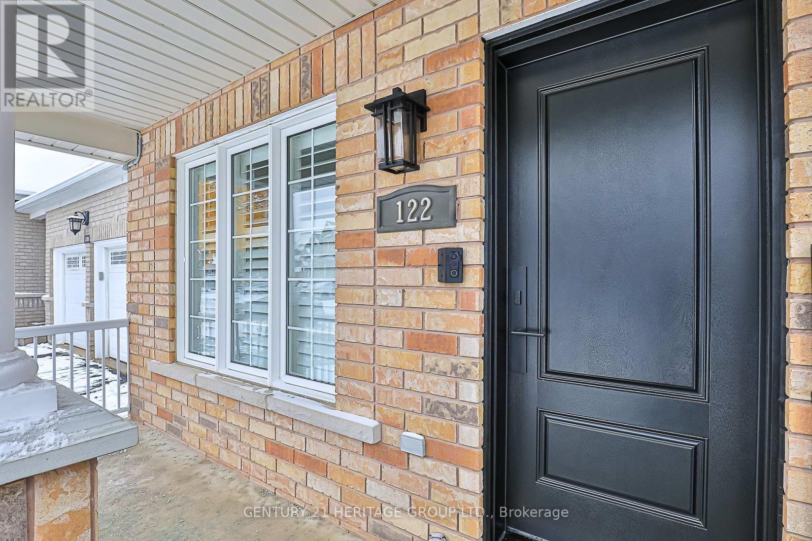 122 Beare Trail, Newmarket, Ontario  L3X 3B6 - Photo 2 - N12553916