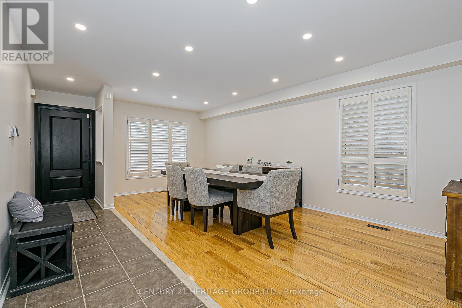 122 Beare Trail, Newmarket, Ontario  L3X 3B6 - Photo 3 - N12553916