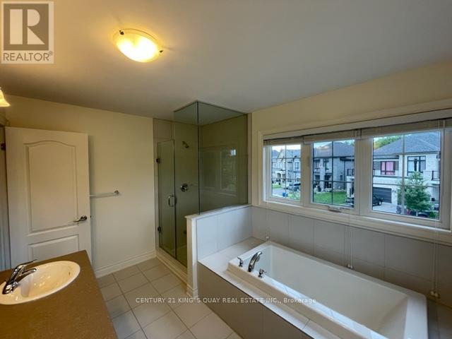 2 Festival Court, East Gwillimbury, Ontario  L9N 0N8 - Photo 15 - N12553928