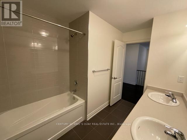 2 Festival Court, East Gwillimbury, Ontario  L9N 0N8 - Photo 20 - N12553928