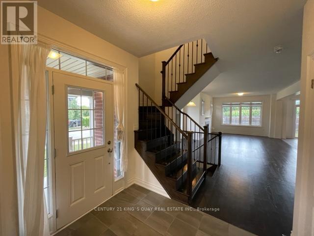 2 Festival Court, East Gwillimbury, Ontario  L9N 0N8 - Photo 3 - N12553928