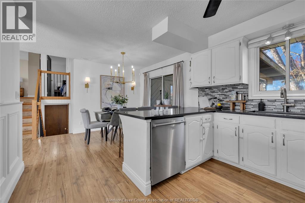 210 Westlawn Avenue, Kingsville, Ontario  N9Y 3L9 - Photo 12 - 25029041