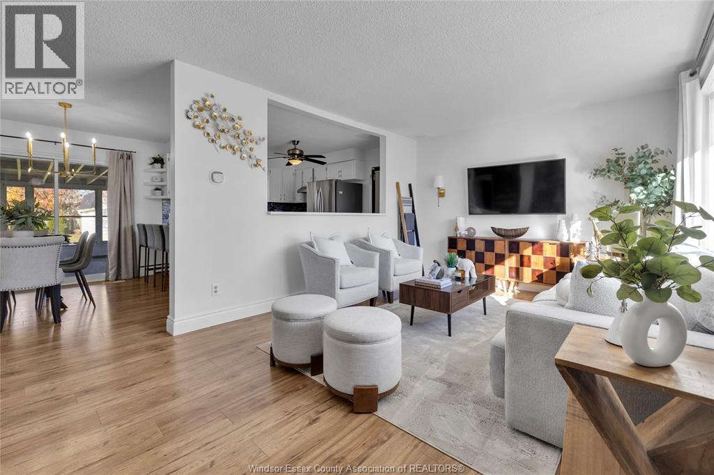 210 Westlawn Avenue, Kingsville, Ontario  N9Y 3L9 - Photo 2 - 25029041