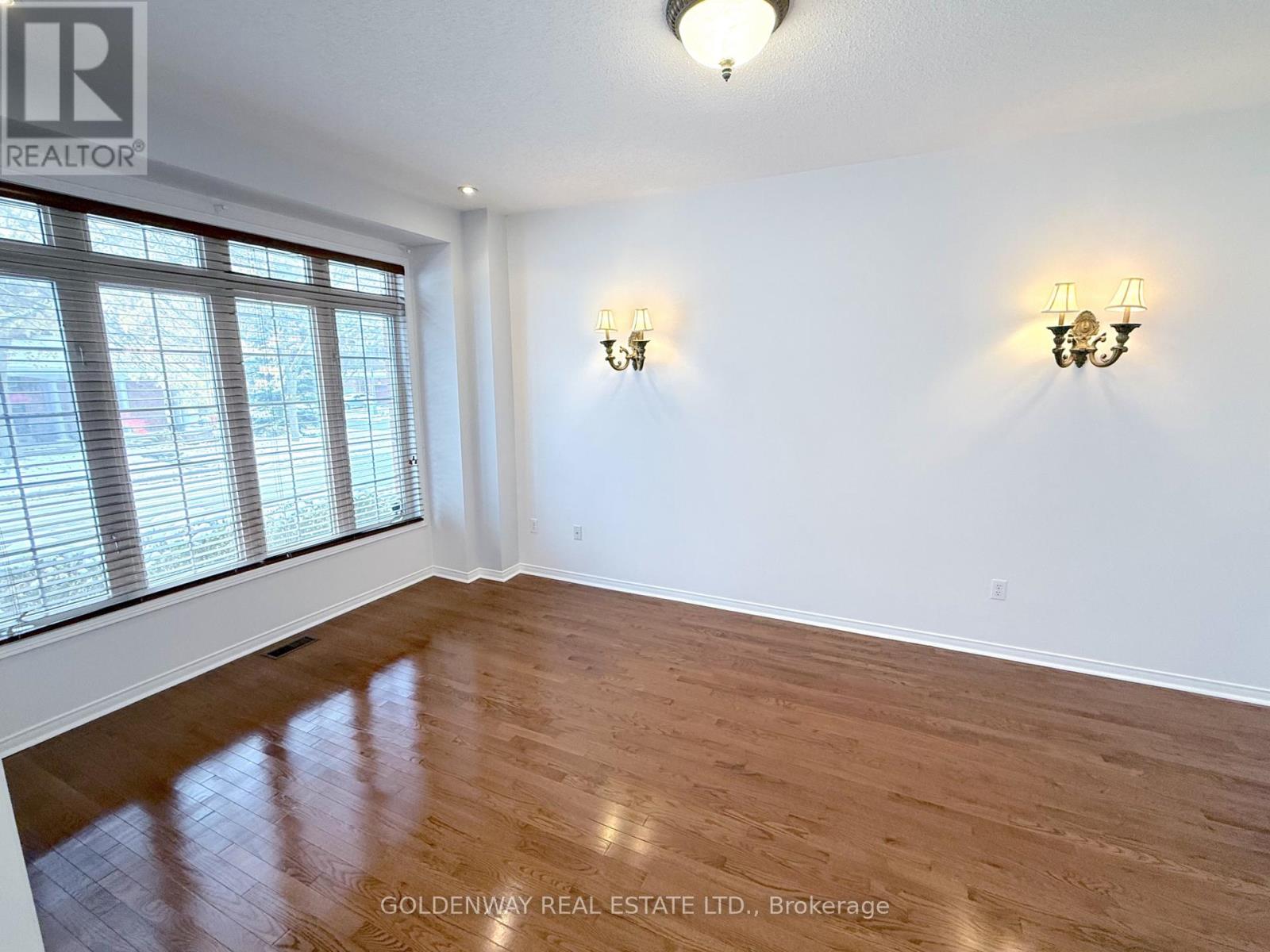 10 Bertram Earnshaw Drive, Markham, Ontario  L6C 2R8 - Photo 5 - N12553948