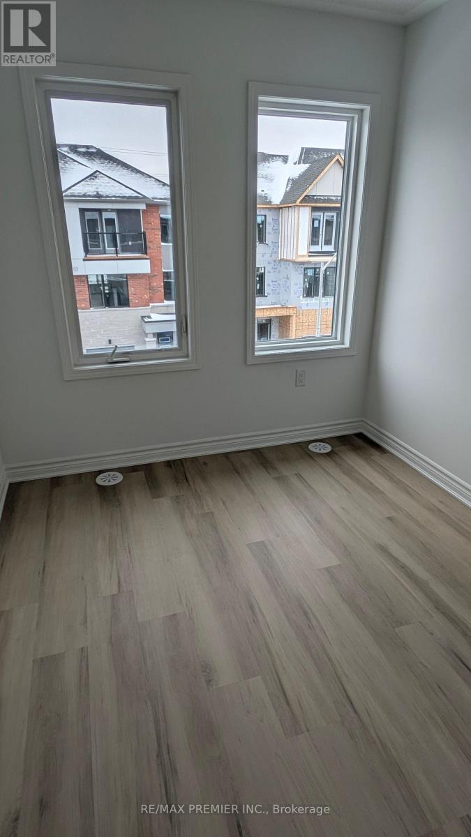 11 Pearen Lane, Barrie, Ontario  L9J 1A4 - Photo 16 - S12553124