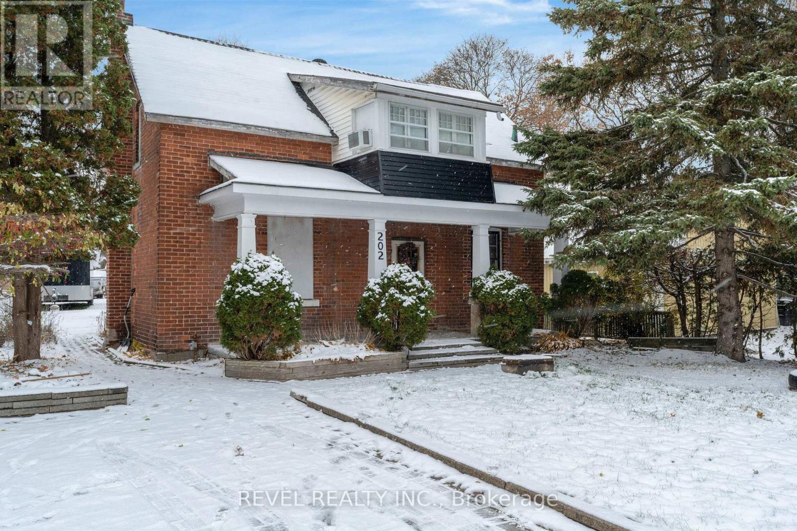 202 Bradford Street, Barrie, Ontario  L4N 3B6 - Photo 38 - S12553876