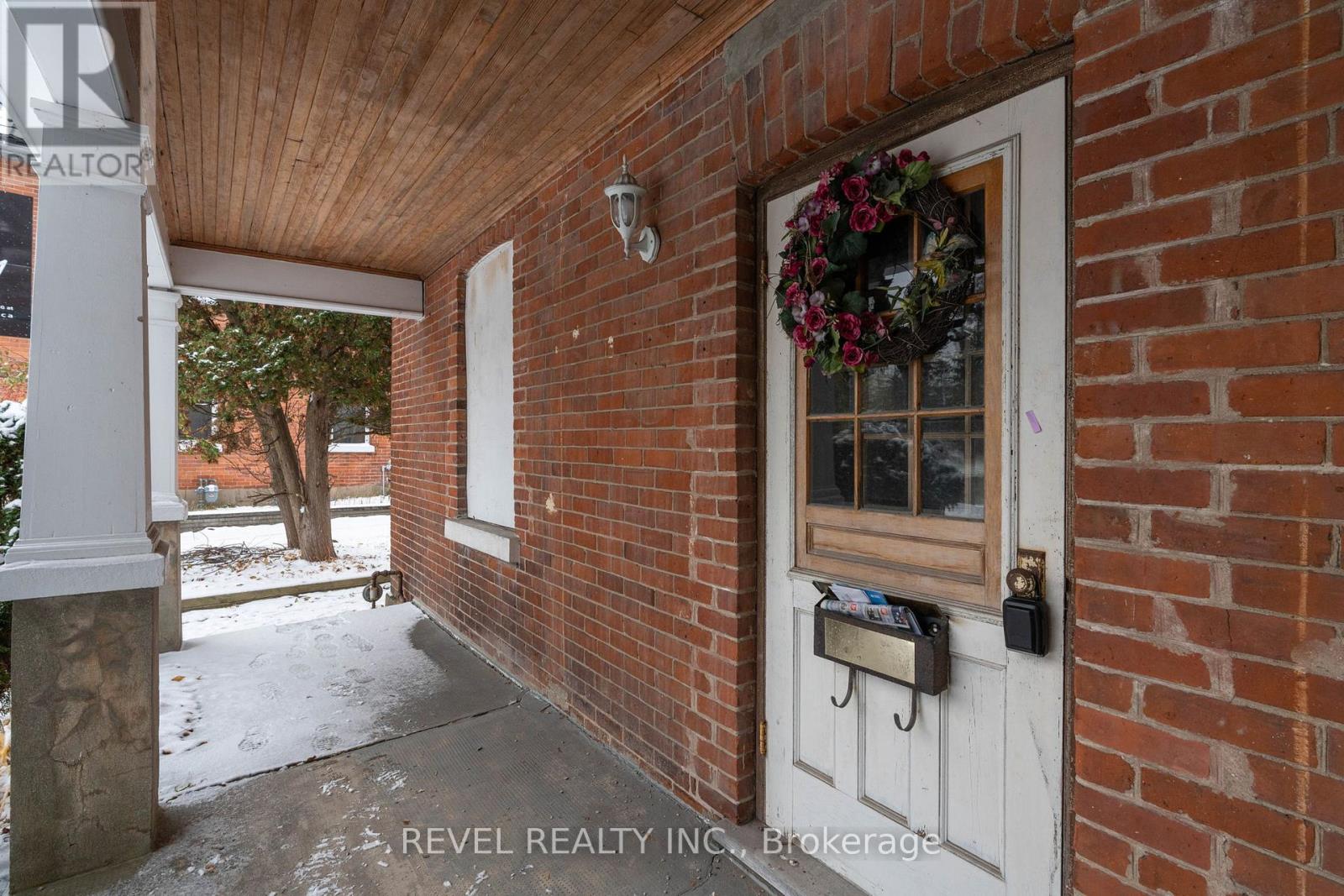 202 Bradford Street, Barrie, Ontario  L4N 3B6 - Photo 6 - S12553876