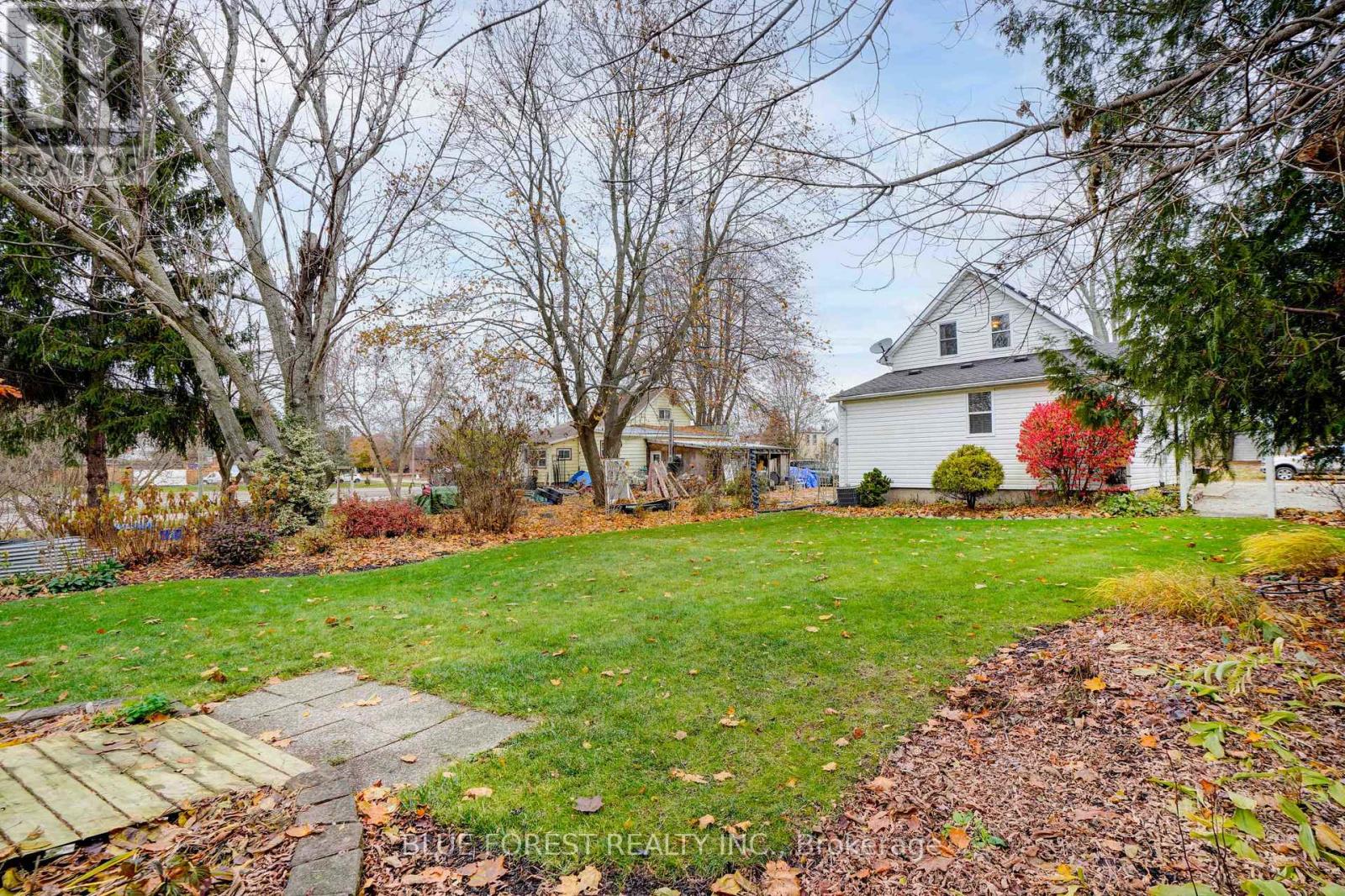 210 Jane Street, West Elgin, Ontario  N0L 2C0 - Photo 38 - X12553886