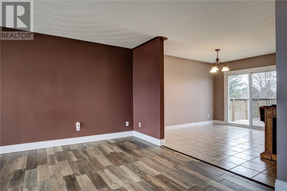 4153 Elmview, Hanmer, Ontario  P3P 1R9 - Photo 4 - 2125677