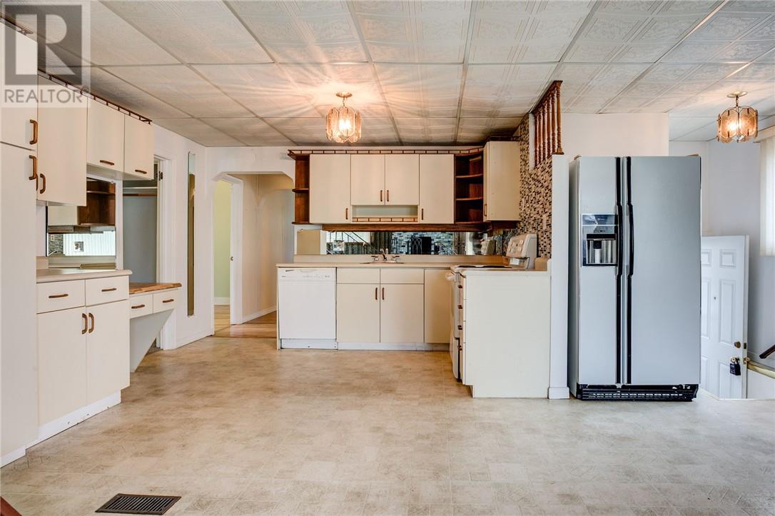 2360 Lebel Street, Sudbury, Ontario  P3A 2E3 - Photo 4 - 2125605