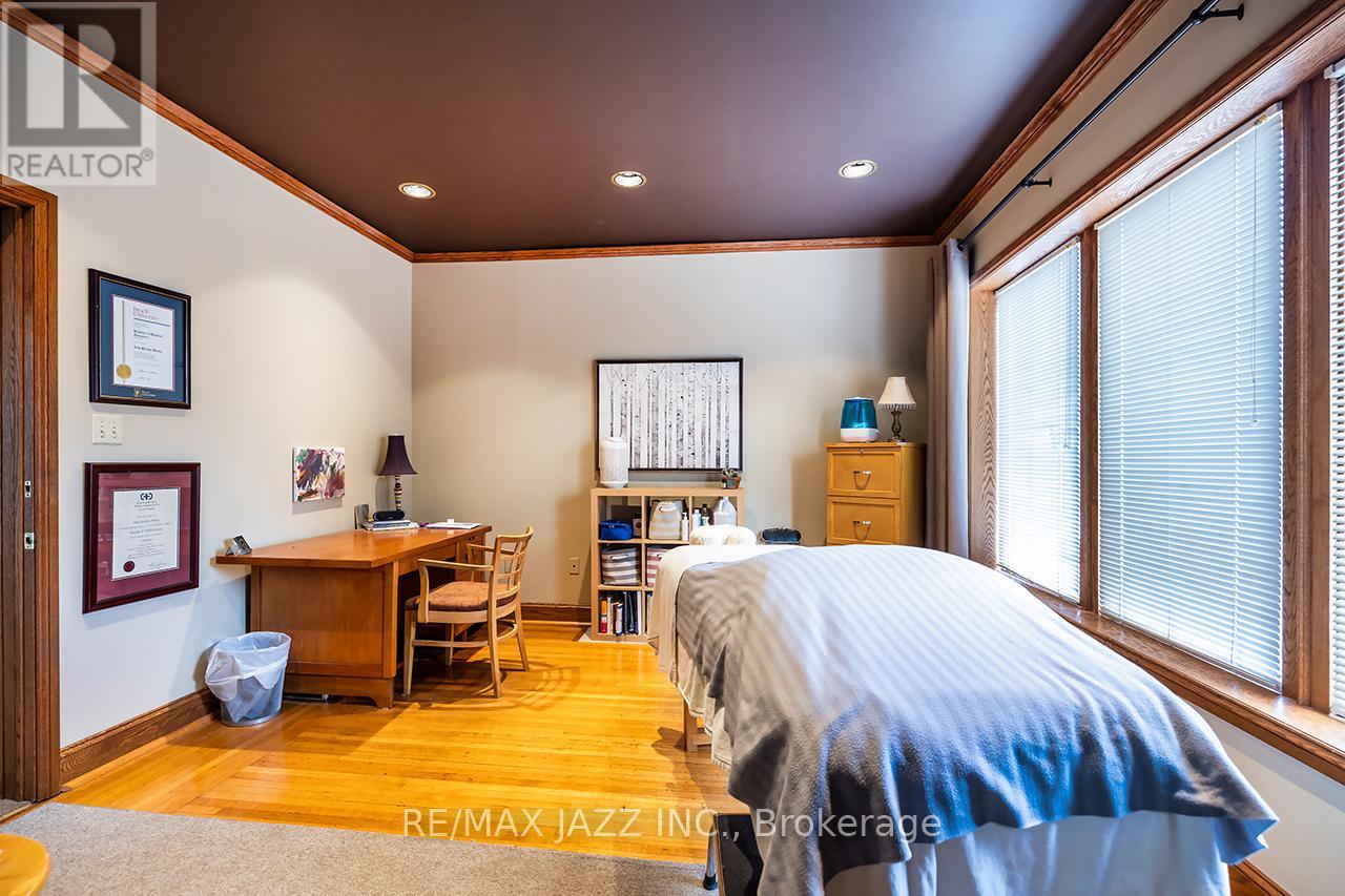 231 King Street E, Oshawa, Ontario  L1H 1C5 - Photo 11 - E12554136