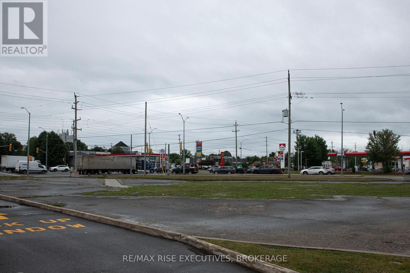 45 Dalton Avenue, Kingston, Ontario  K7K 6C2 - Photo 5 - X12554092