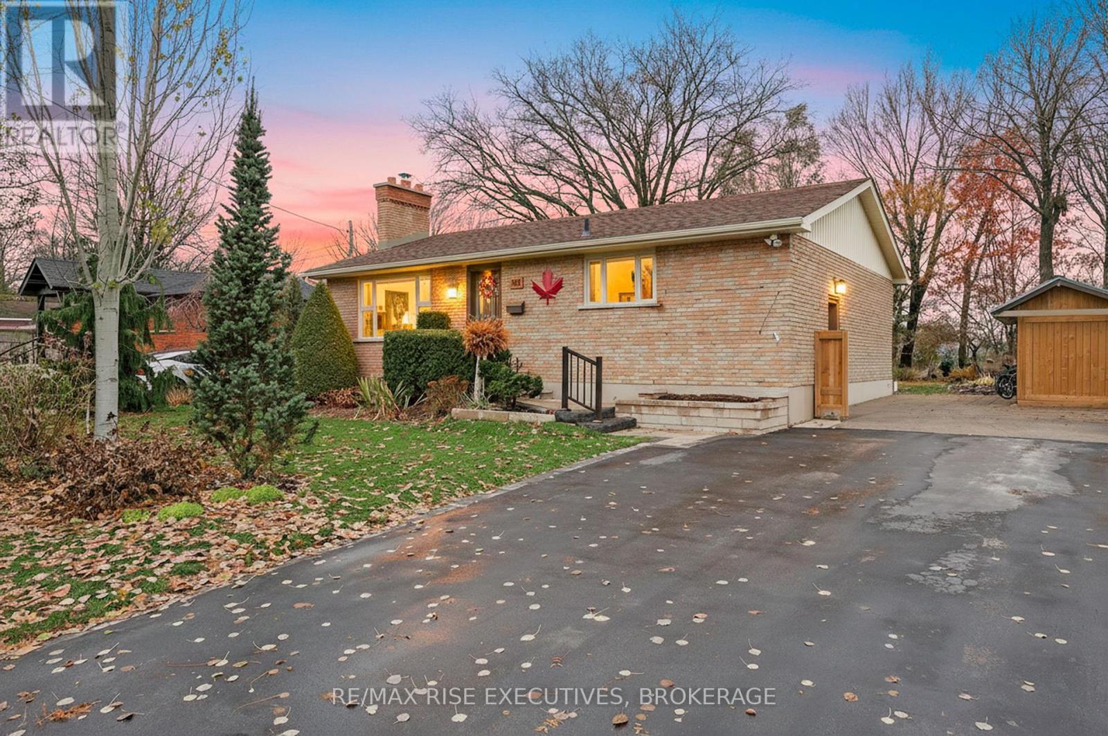 990 WOODBINE ROAD, Kingston, Ontario