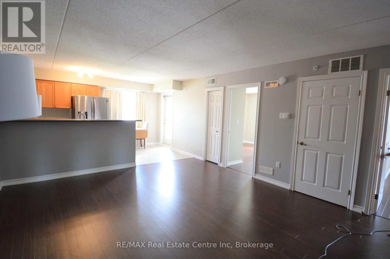 202 - 415 Grange Road E, Guelph, Ontario  N1E 0C4 - Photo 4 - X12554034