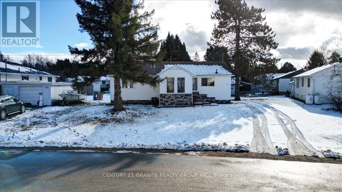 3 LARCH STREET, Highlands East, Ontario