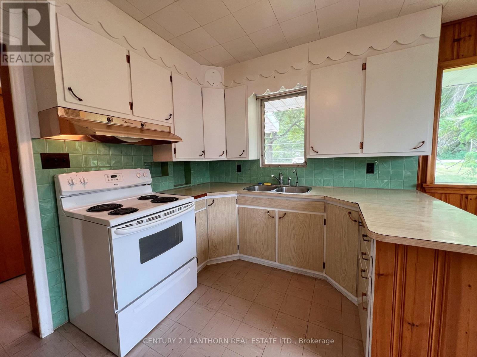 11468 Loyalist Parkway, Prince Edward County, Ontario  K0K 2T0 - Photo 12 - X12554084