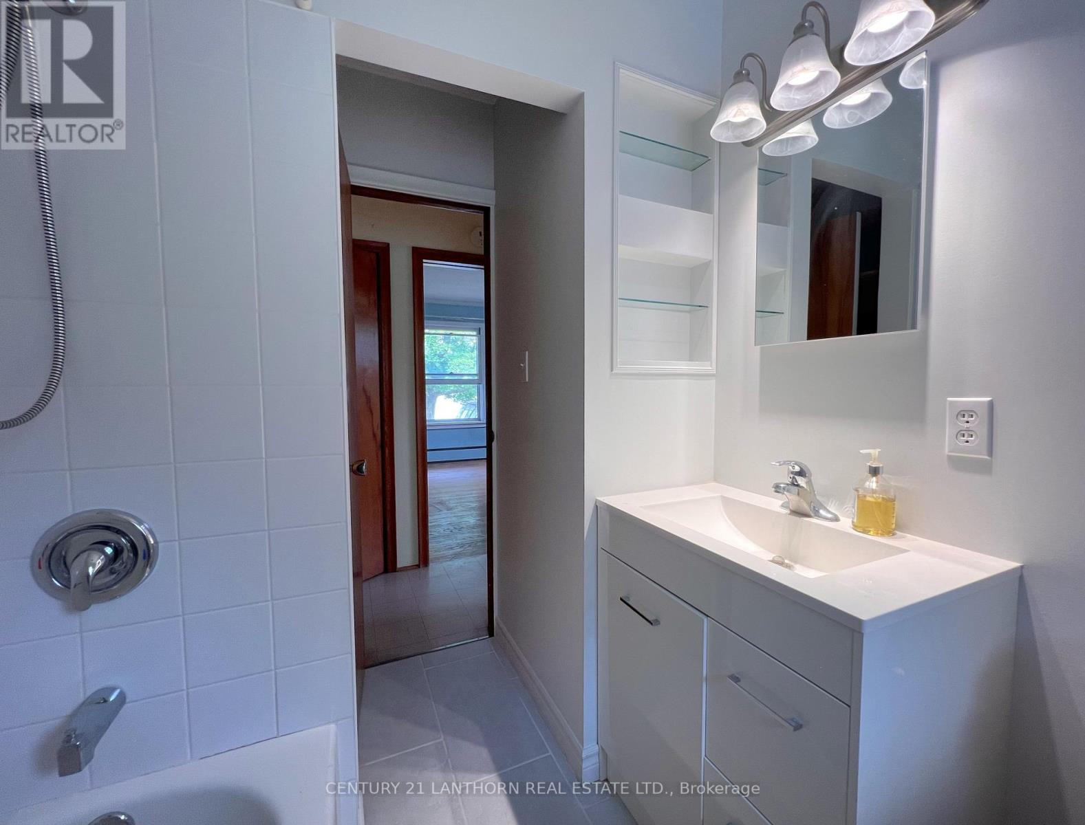 11468 Loyalist Parkway, Prince Edward County, Ontario  K0K 2T0 - Photo 19 - X12554084