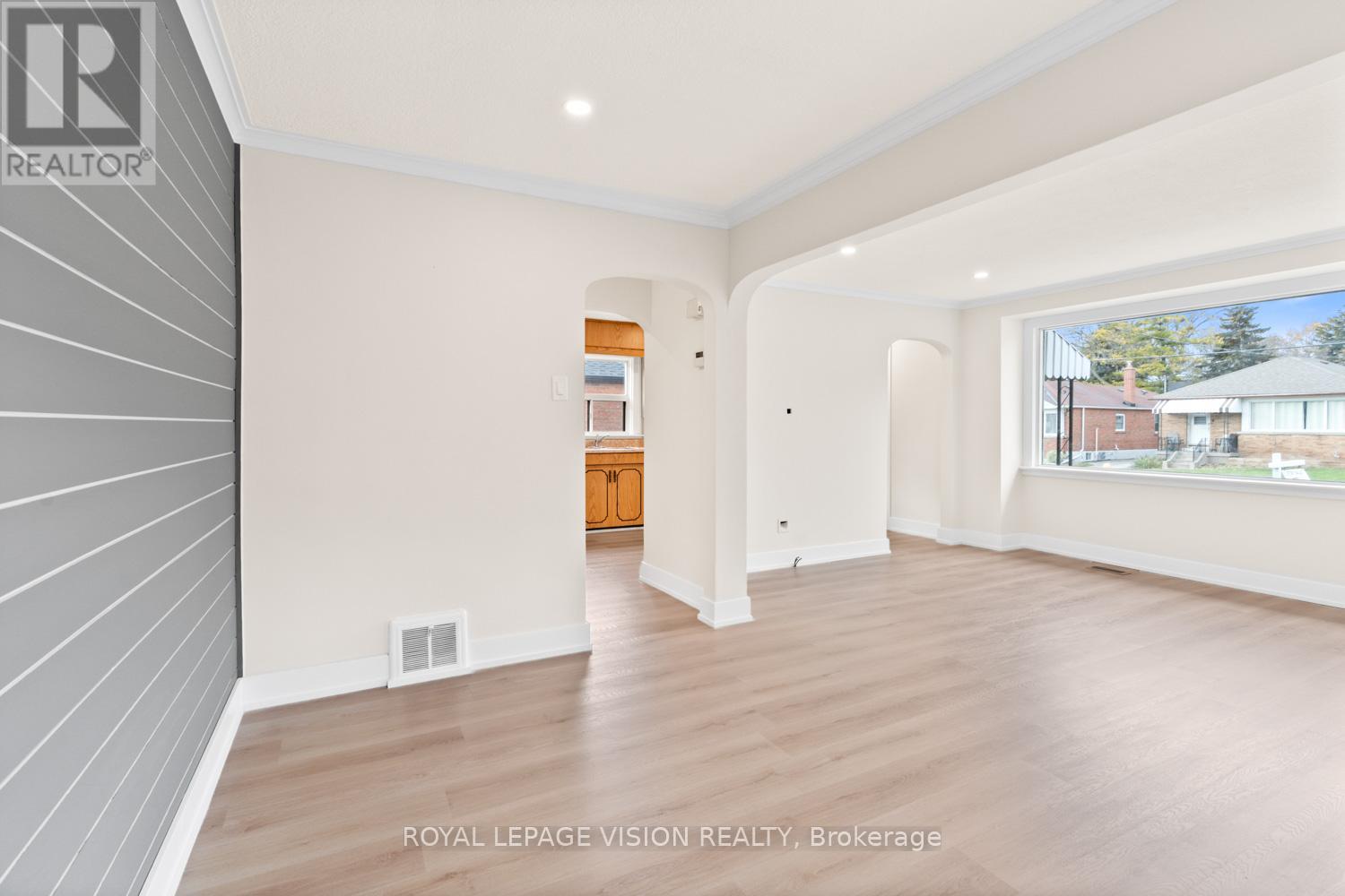 29 Donora Drive, Toronto, Ontario  M4B 1B6 - Photo 10 - E12548370