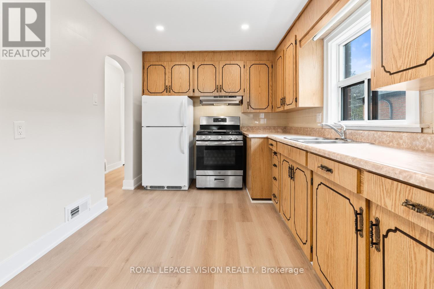 29 Donora Drive, Toronto, Ontario  M4B 1B6 - Photo 15 - E12548370