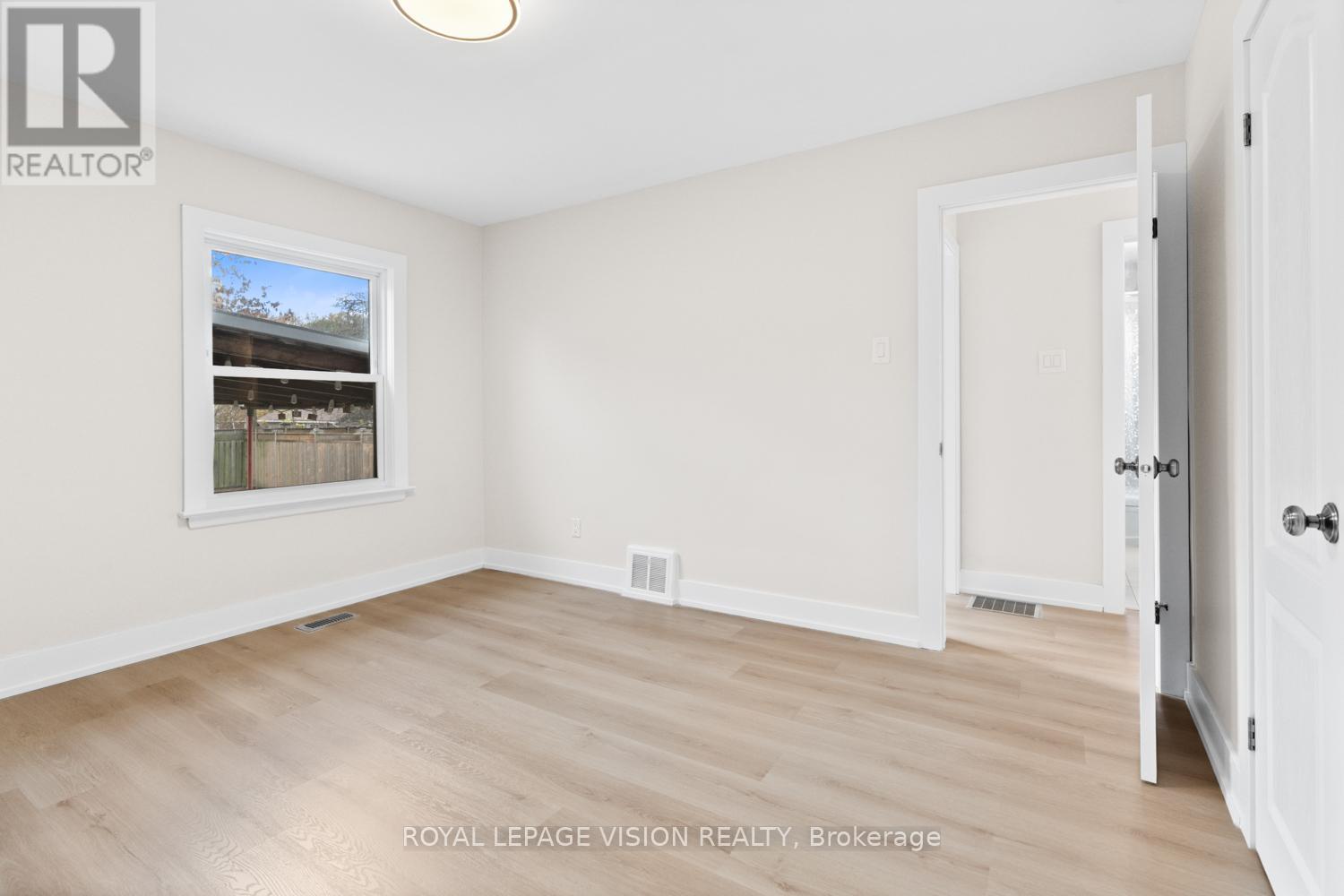 29 Donora Drive, Toronto, Ontario  M4B 1B6 - Photo 21 - E12548370