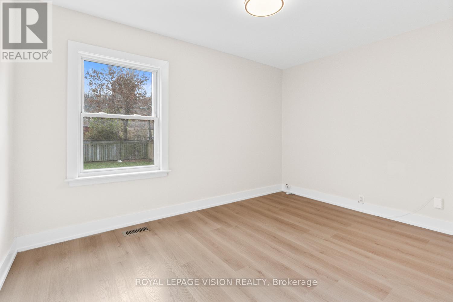 29 Donora Drive, Toronto, Ontario  M4B 1B6 - Photo 22 - E12548370