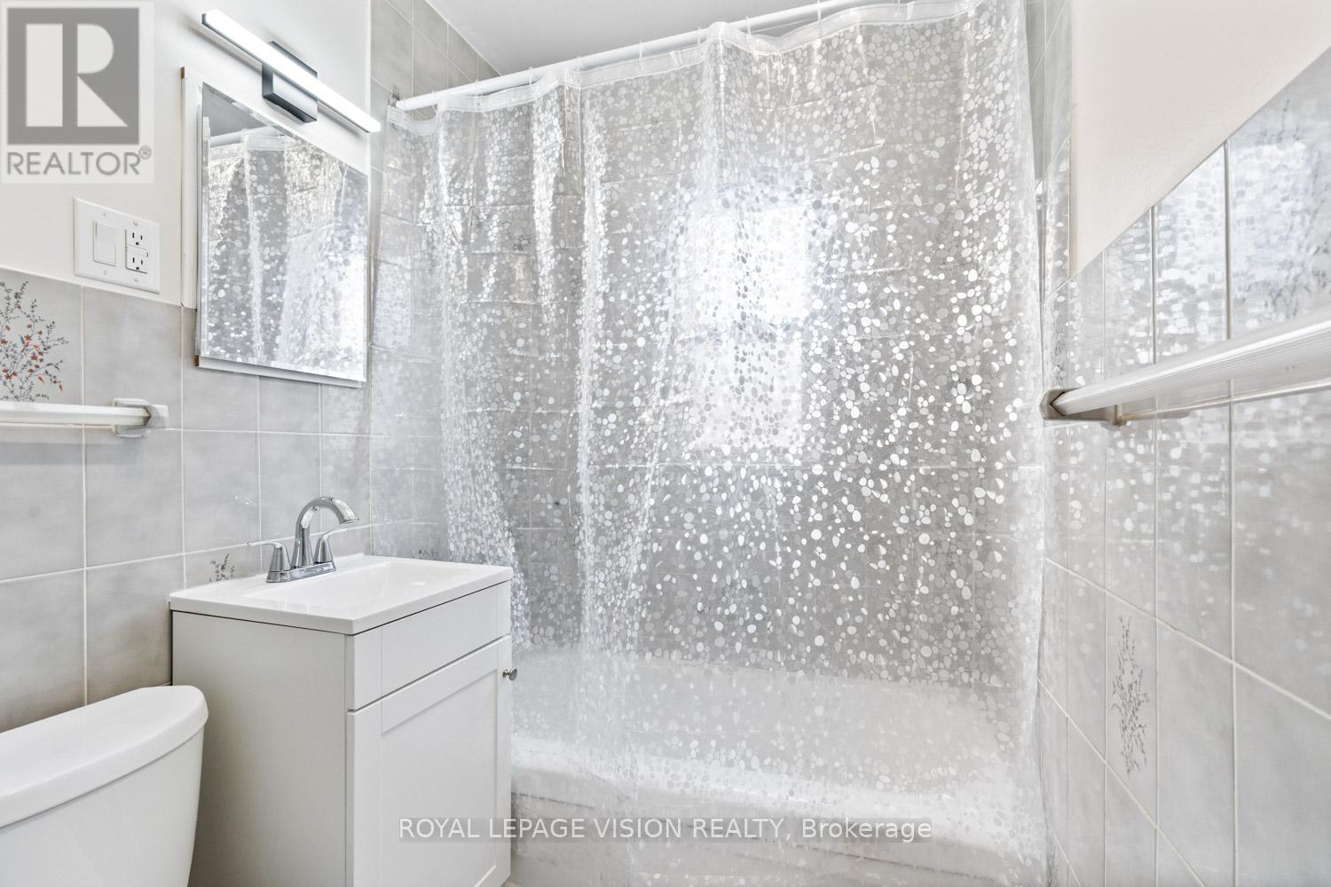 29 Donora Drive, Toronto, Ontario  M4B 1B6 - Photo 25 - E12548370