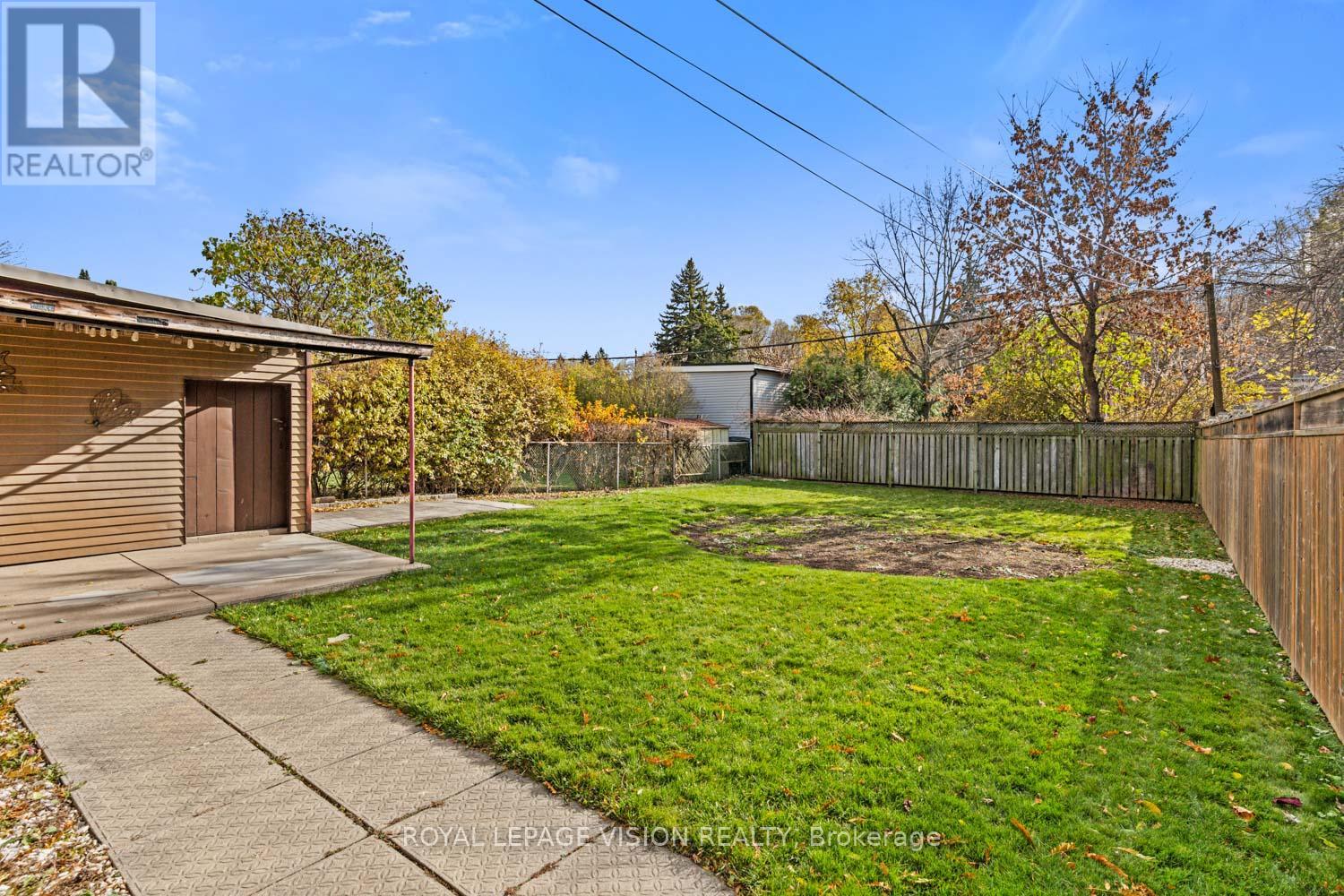 29 Donora Drive, Toronto, Ontario  M4B 1B6 - Photo 35 - E12548370