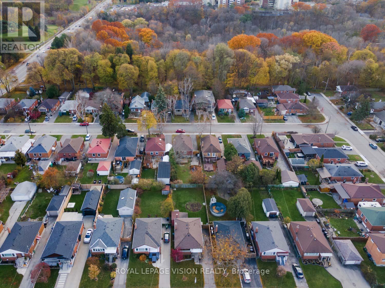 29 Donora Drive, Toronto, Ontario  M4B 1B6 - Photo 42 - E12548370