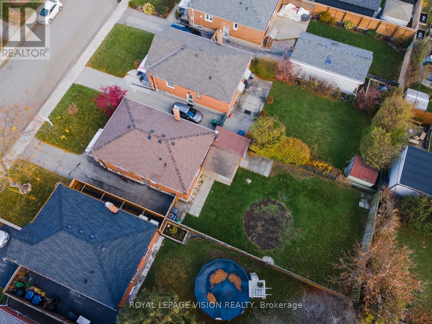 29 Donora Drive, Toronto, Ontario  M4B 1B6 - Photo 45 - E12548370